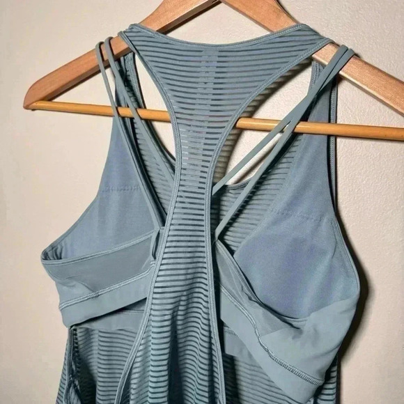 Lululemon Fully  Flexed 2-In-1 Tank Cloud Blue 8 - Picture 7 of 8